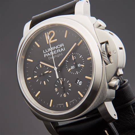 pre owned panerai luminor